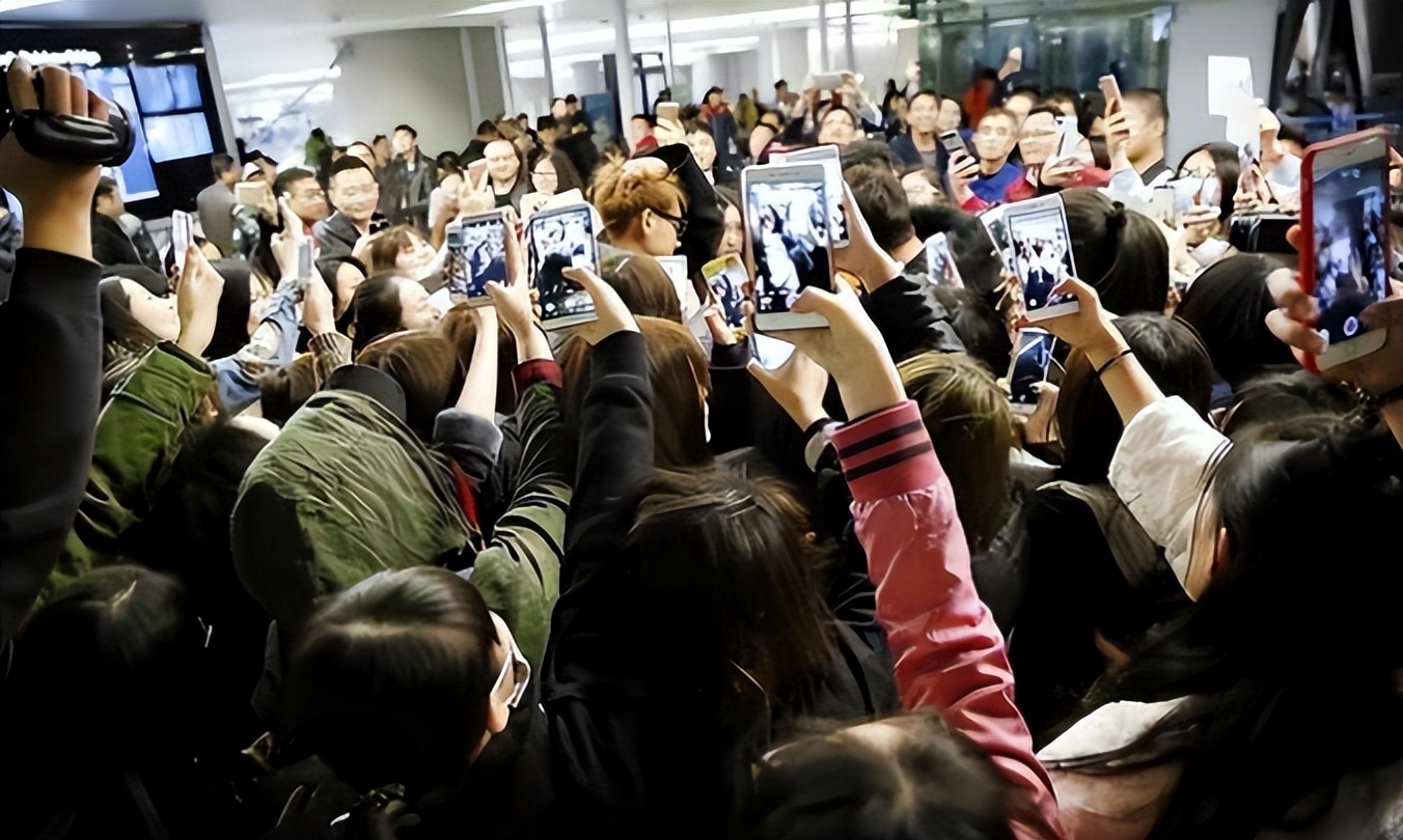 韩雪曝娱乐圈某女明星黑料,_娱乐圈明星丑闻_那英虐待员工事件