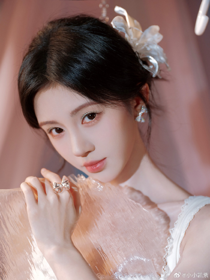 女爱豆12年零绯闻_出道以来无黑料无绯闻的明星,_低调内敛不炒作