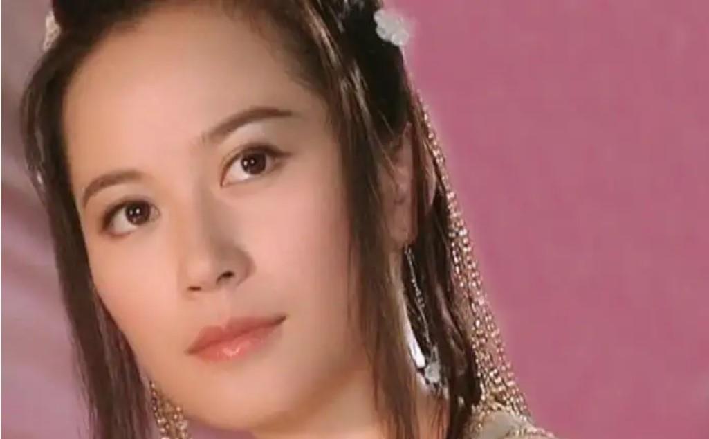 50岁女明星保养_明星最老的女明星_51岁女明星气质