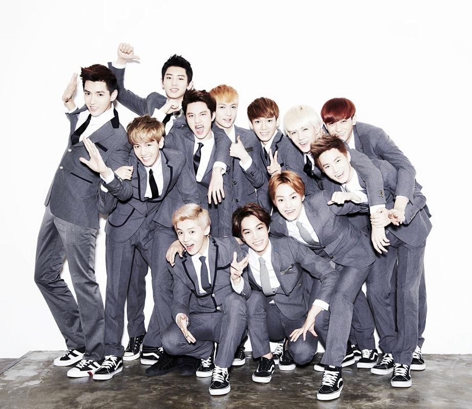 2012年的韩国娱乐圈，是"江南Style"在全球网络病毒式蔓延的开始，也是EXO等天团正式起航的一年。回望那时，K-Pop才刚刚在欧美探出触角，许多如今称霸乐坛的二代团正处于鼎盛时期。但更让我感慨的是，当年的作品似乎更注重朗朗上口的旋律和整齐划一的刀群舞，那种纯粹的音乐生命力，是现在不少追求实验性曲风的作品所欠缺的。